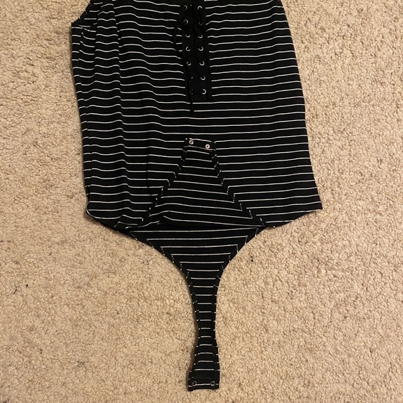 NWT Garage Lace Up Bodysuit - Picture 4 of 5